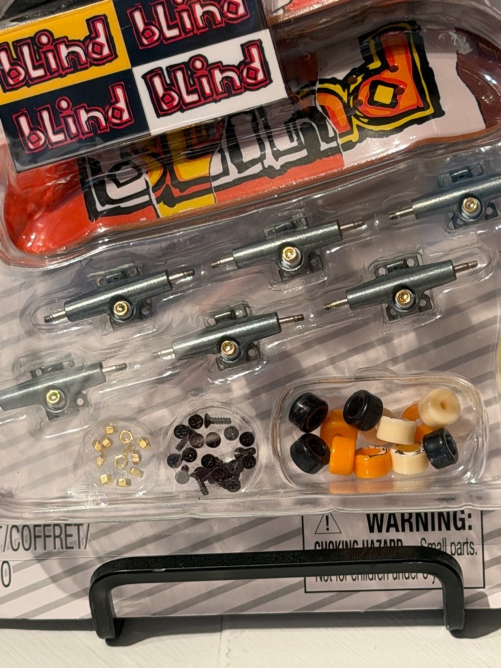 Tech Deck Kids Fingerboard Set - Red and Black - Picture 3 of 4